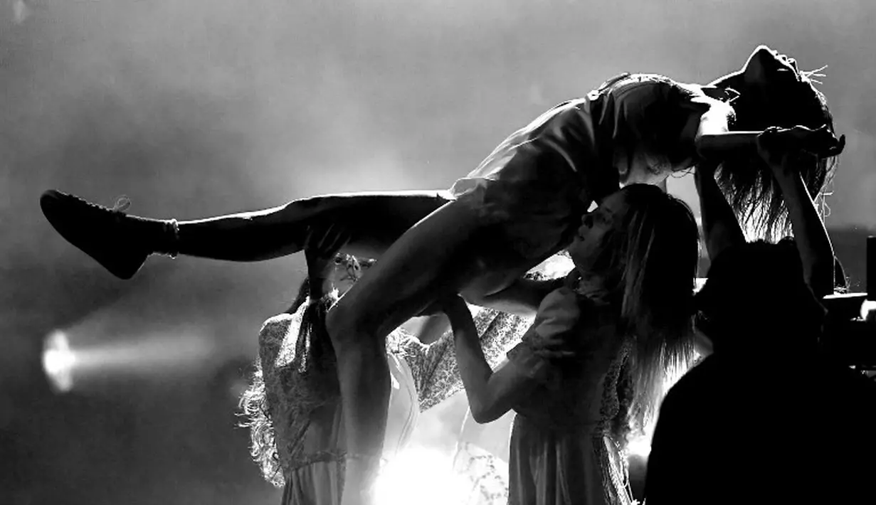 Tak hanya itu, ia pun telah berusaha sepenuh jiwa untuk sembuh dari penyakit lupus yang telah dideritanya. (KEVIN WINTER / GETTY IMAGES NORTH AMERICA / AFP)