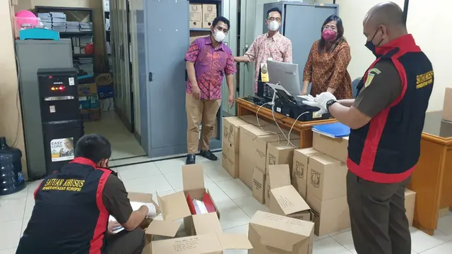 Penyidik Tindak Pidana Khusus Kejaksaan Tinggi (Kejati) DKI Jakarta.