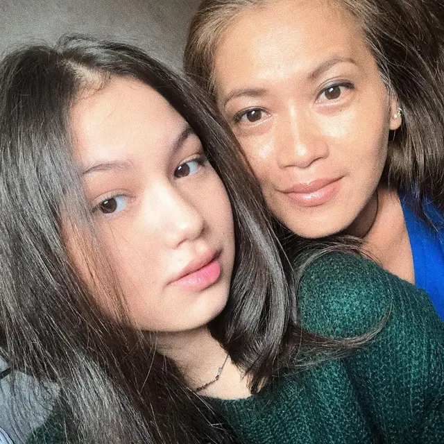 6 Potret Kebersamaan Saskia Chadwick dan Ibunda, Penuh Kehangatan