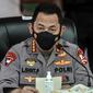 Kapolri Jenderal Listyo Sigit Prabowo menyampaikan keterangan saat rilis kasus narkoba jaringan Timur Tengah di Mapolda Metro Jaya, Jakarta, Senin (14/6/2021). Ratusan paket sabu dikemas dengan tiga jenis paket yang berbeda. (merdeka.com/Iqbal S. Nugroho)
