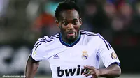 Essien Akan Absen Lawan Dortmund