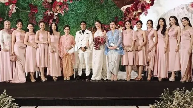 Erina Gudono Saat Jadi Bridesmaid