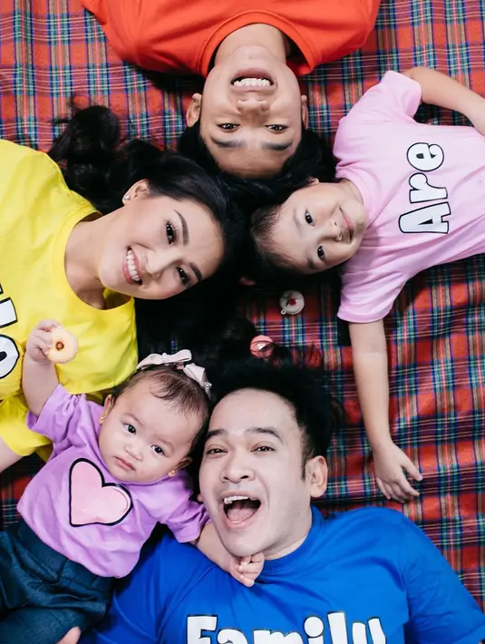 " Itu lagi lenong, cuma lenong lagi redup. Pada masa itu habis, makanya saya kembali bekerja untuk bertahan hidup," tutur Ruben Onsu. (Instagram/ruben_onsu)