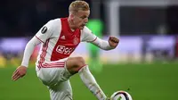 Gelandang Ajax asal Belanda, Donny van de Beek. (AFP/Patrik Stollarz)