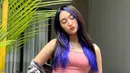 Pemenang ajang Indonesia Mencari Bakat 3 ini semakin terlihat imut dan lucu ketika pamer duck face. Selain sering pamer ekspresi senyum, candid, atau bahkan tanpa senyum, Sandrina Mazayya juga cukup sering unggah potret wajah imutnya saat pamer muka jelek atau duck face di laman Instagram pribadinya. (Liputan6.com/IG/@sandrinamazayya)