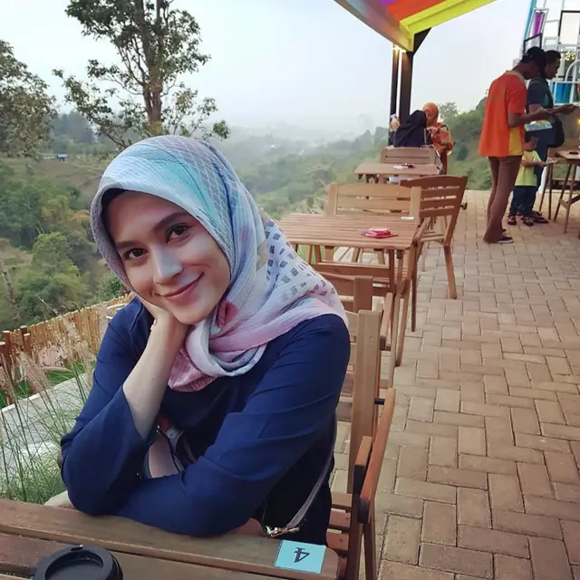 6 Potret Terbaru Sonia Prastika, Pemeran Minah di Mini Series 'Jungkir Balik Dunia Sissy'