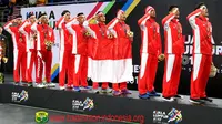 Ketua PBSI, Wiranto, mengucapkan selamat atas keberhasil tim bulutangkis Indonesia meraup emas beregu putra pada SEA Games 2017, Kamis (24/8/20017). (PBSI)
