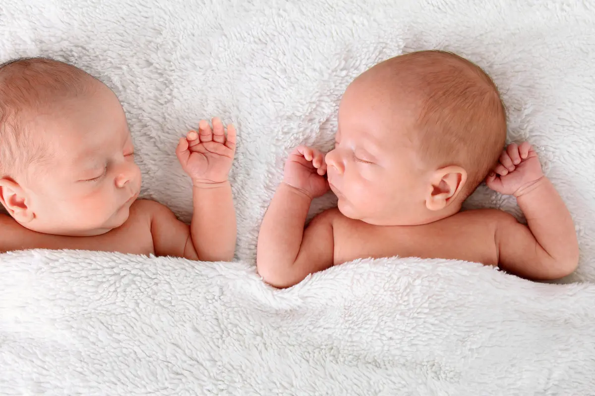 20160316-Ilustrasi-Bayi-Kembar-iStockphoto