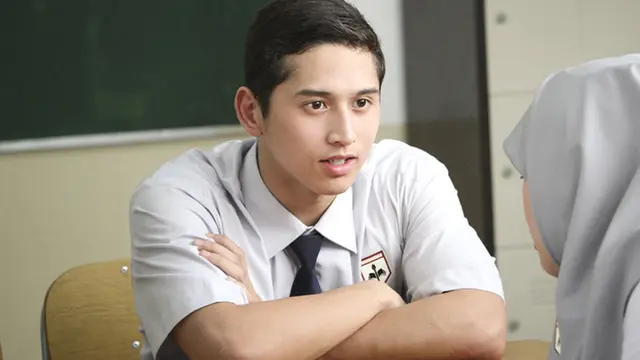 Film Yasmine, Cinta Remaja yang Tak Menye-menye