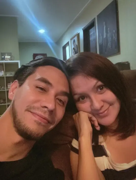 (Instagram/darius_sinathrya)