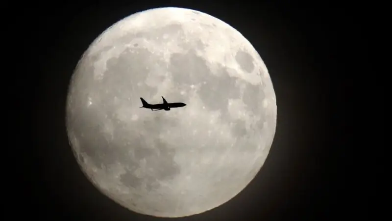 Supermoon (AFP)