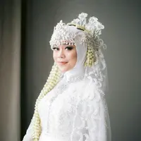 Pria ini tiru makeup nikahan Lesti Kejora, hasilnya tak terduga. (Instagram/venemapictures).