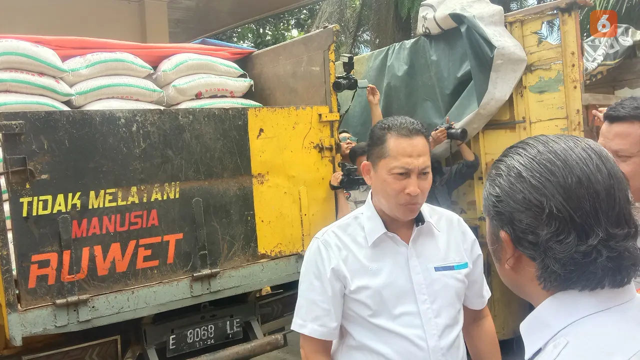 Buwas Ke Mafia Beras di Polda Banten. (Jumat, 10/02/2023). (Yandhi Deslatama/Liputan6.com).