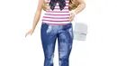 Barbie dengan tubuh berlekuk terlihat dalam foto yang dirilis oleh Mattel, Kamis (28/1). 2016, perusahaan yang mengeluarkan boneka legendaris, Mattel, akan mengeluarkan Barbie dengan tiga bentuk tubuh baru. (REUTERS/Mattel)