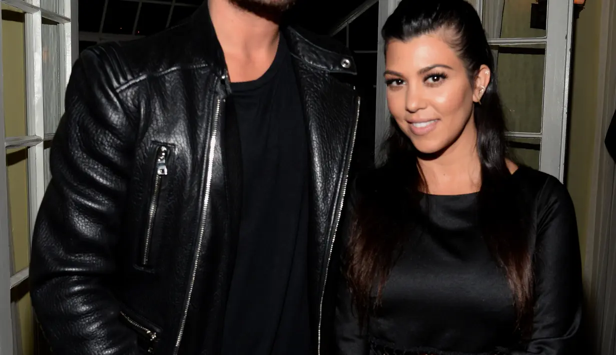 Kabar mengejutkan datang dari keluarga yang penuh kontroversial di Hollywood. Keluarga Kardashian memang dikenal sebagai keluarga yang haus akan popularitas. (AFP/Bintang.com)