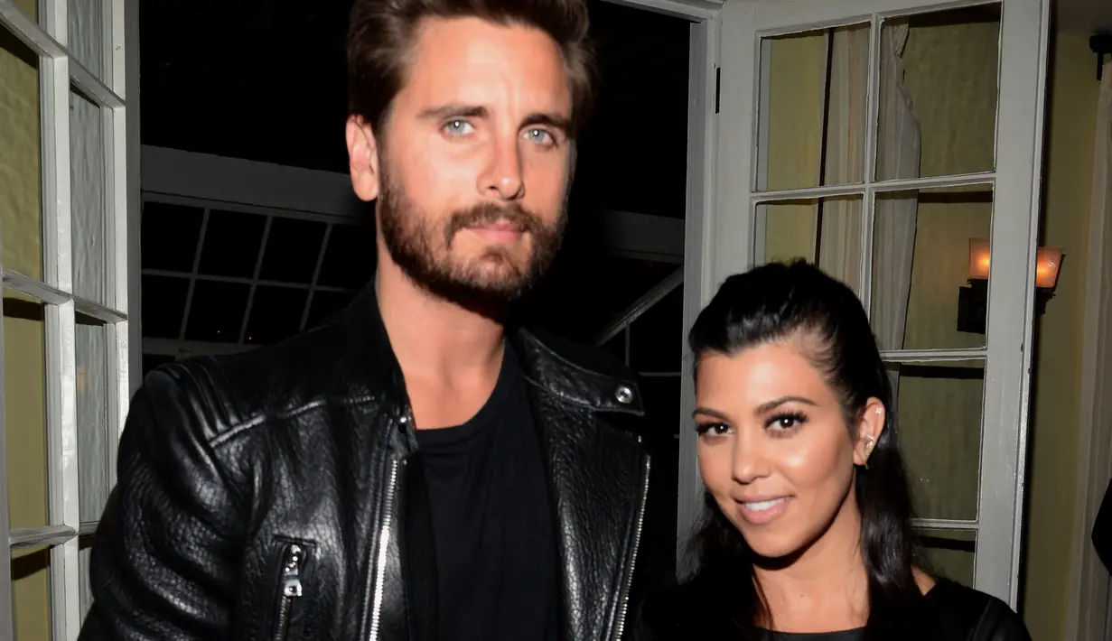 Kabar mengejutkan datang dari keluarga yang penuh kontroversial di Hollywood. Keluarga Kardashian memang dikenal sebagai keluarga yang haus akan popularitas. (AFP/Bintang.com)