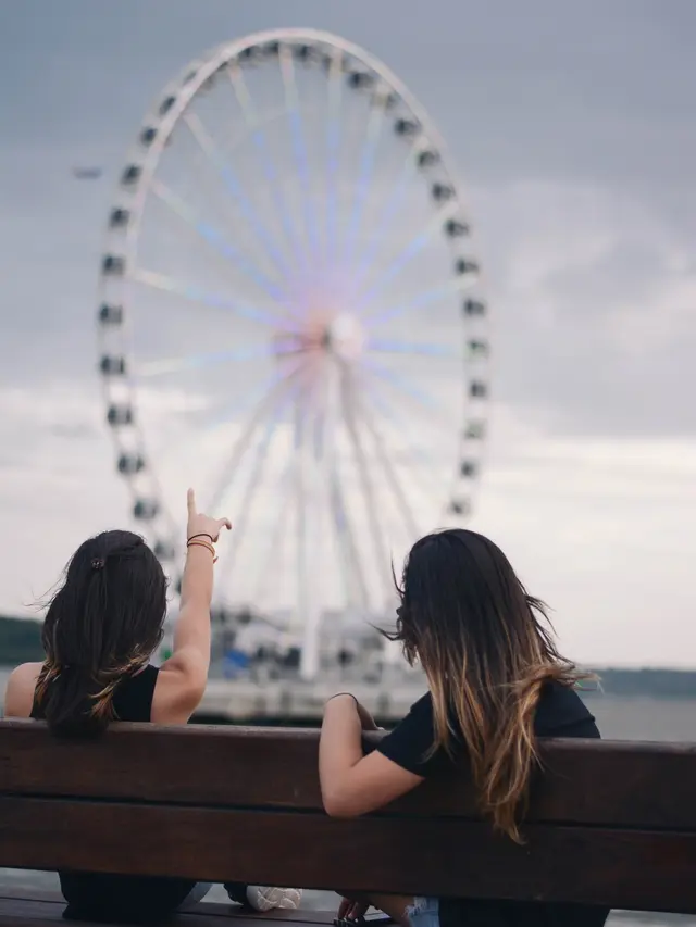 [Fimela] 3 Zodiak Ini Tak Akan Membuatmu Kesepian Lagi