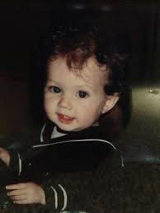 6 Foto Masa Kecil Troye Sivan, Pelantun Lagu Angel Baby yang Viral di TikTok