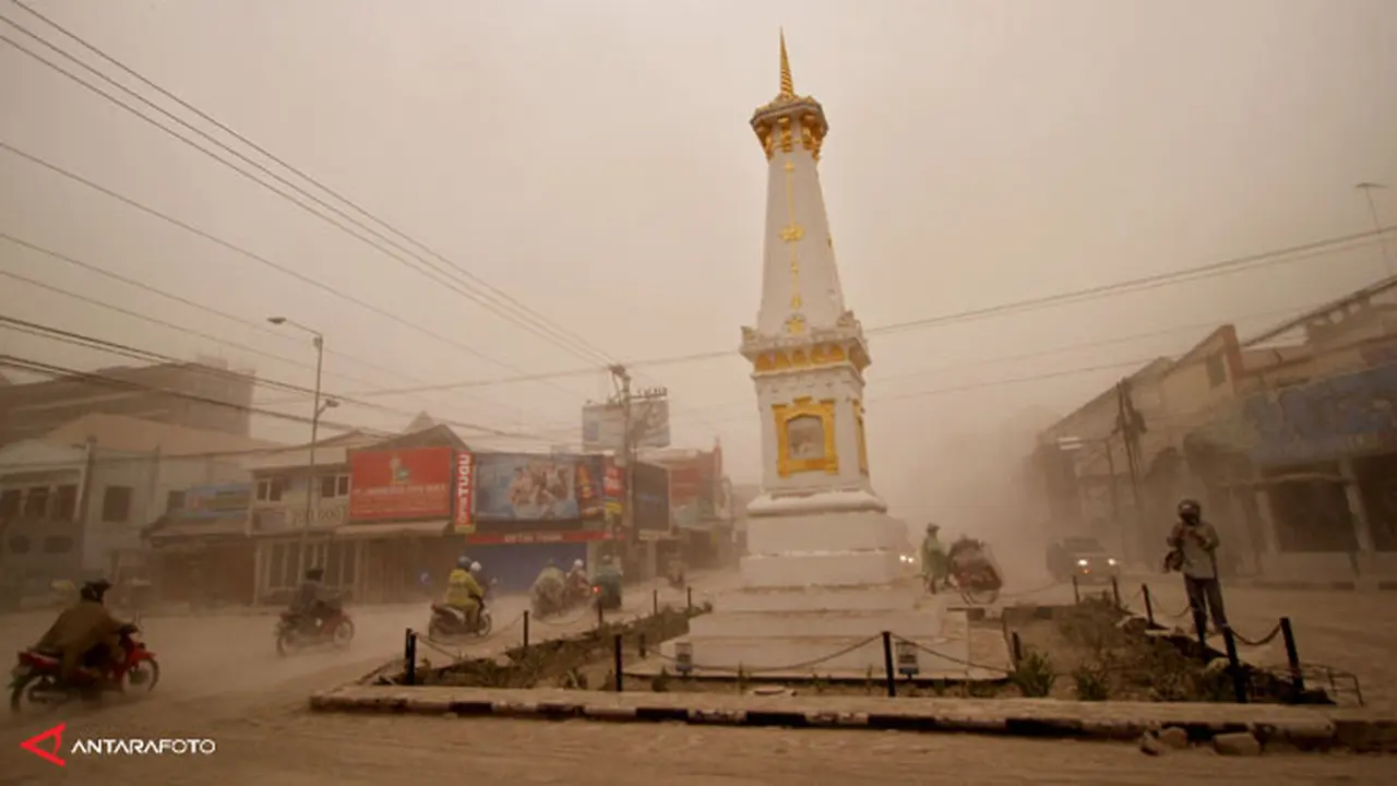 abu-gunung-kelud-jogja140214c.jpg