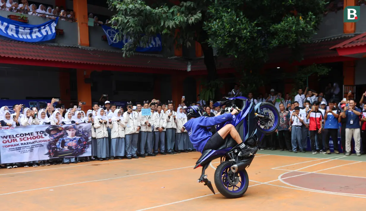Toprak merasa sangat bersyukur mendapatkan dukungan moral tambahan menjelang debutnya di MotoGP pada musim 2026. (Bola.com/M Iqbal Ichsan)