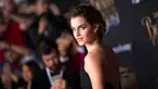Aktris cantik Emma Watson menghadiri pemutaran perdana film Beauty and the Beast di El Capitan Theatre, di Hollywood, California (2/3). Pemeran utama dalam film Beauty and the Beast itu tampak cantik dengan busana hitam. (AFP Photo / Valerie Macon)