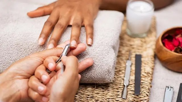 cara hapus kuteks gel