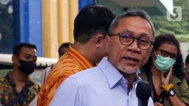 FOTO: Jelang Idul Adha, Menteri Perdagangan Zulkifli Hasan Pantau Harga Bahan Pokok di Pasar Cibubur