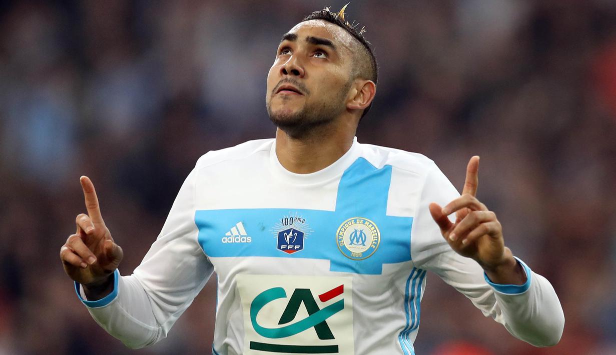 3. Dimitri Payet (Marseille) - Meski klubnya bukan favorit juara Ligue 1, kemampuannya tidak layak diremehkan oleh klub lawan. Bintang Timnas Prancis ini memiliki kemampuan akurasi umpan dan tendangan bebas di atas rata-rata. (AFP/Valery Hache)  