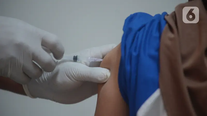 Vaksinasi Massal Covid-19 Bagi Masyarakat Umum