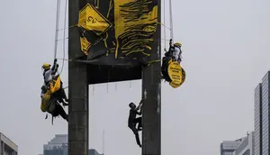 Kondisi Terkini 6 Aktivis Greenpeace Usai Dievakuasi dari Patung HI