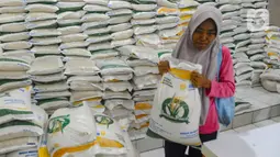 Dan khusus untuk Provinsi Aceh tercatat sebanyak 530.914 KPM penerima bantuan pangan beras. (merdeka.com/Arie Basuki)