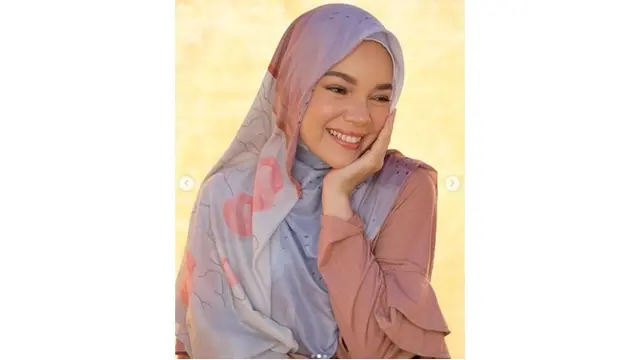 6 Gaya Hijab Seleb Ini Bisa Jadi Inspirasi Saat Lebaran