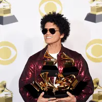 Bruno Mars raih kemenangan di Grammy Awards 2018. (AFP / Michael loccisano / GETTY IMAGES NORTH AMERICA )