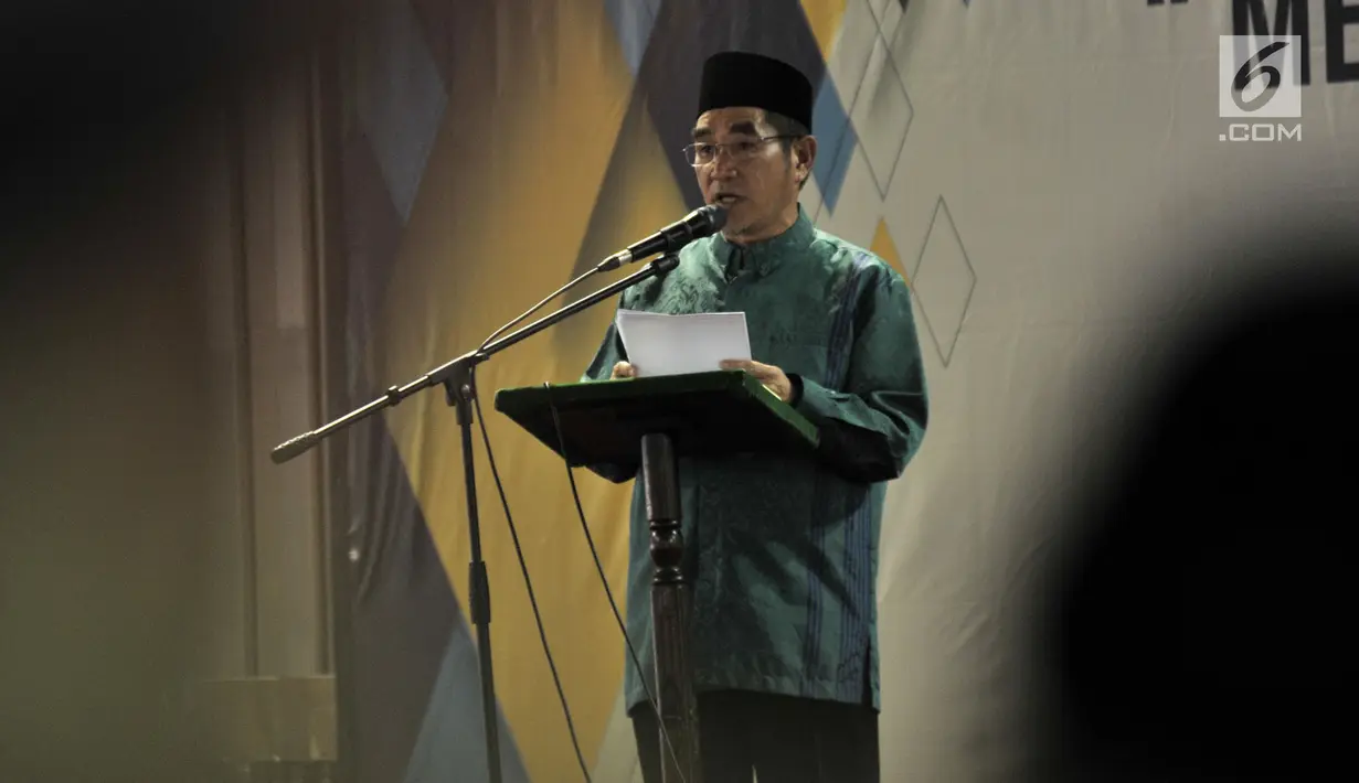 Ketua Umum Lajnah Tanfidziyah Syarikat Islam Hamdan Zoelva memberi sambutan saat Silaturahim dan Pengajian Kaum Syarikat Islam di Masjid Istiqlal, Minggu (21/10). Acara ini dalam rangka Tasyakur Milad ke-113 Syarikat Islam. (Merdeka.com/Iqbal S Nugroho)
