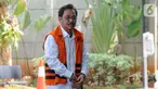 Gubernur nonaktif Kepulauan Riau Nurdin Basirun tiba di Gedung KPK, Jakarta, Kamis (3/10/2019). Nurdin diperiksa sebagai tersangka untuk melengkapi berkas terkait aliran suap izin lokasi rencana reklamasi di wilayah Kepulauan Riau. (merdeka.com/Dwi Narwoko)