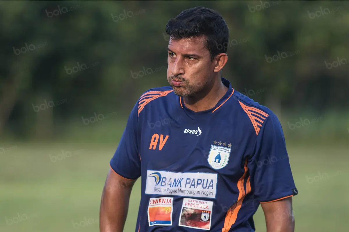Bola.com, Persipura Jayapura, Alfredo Vera