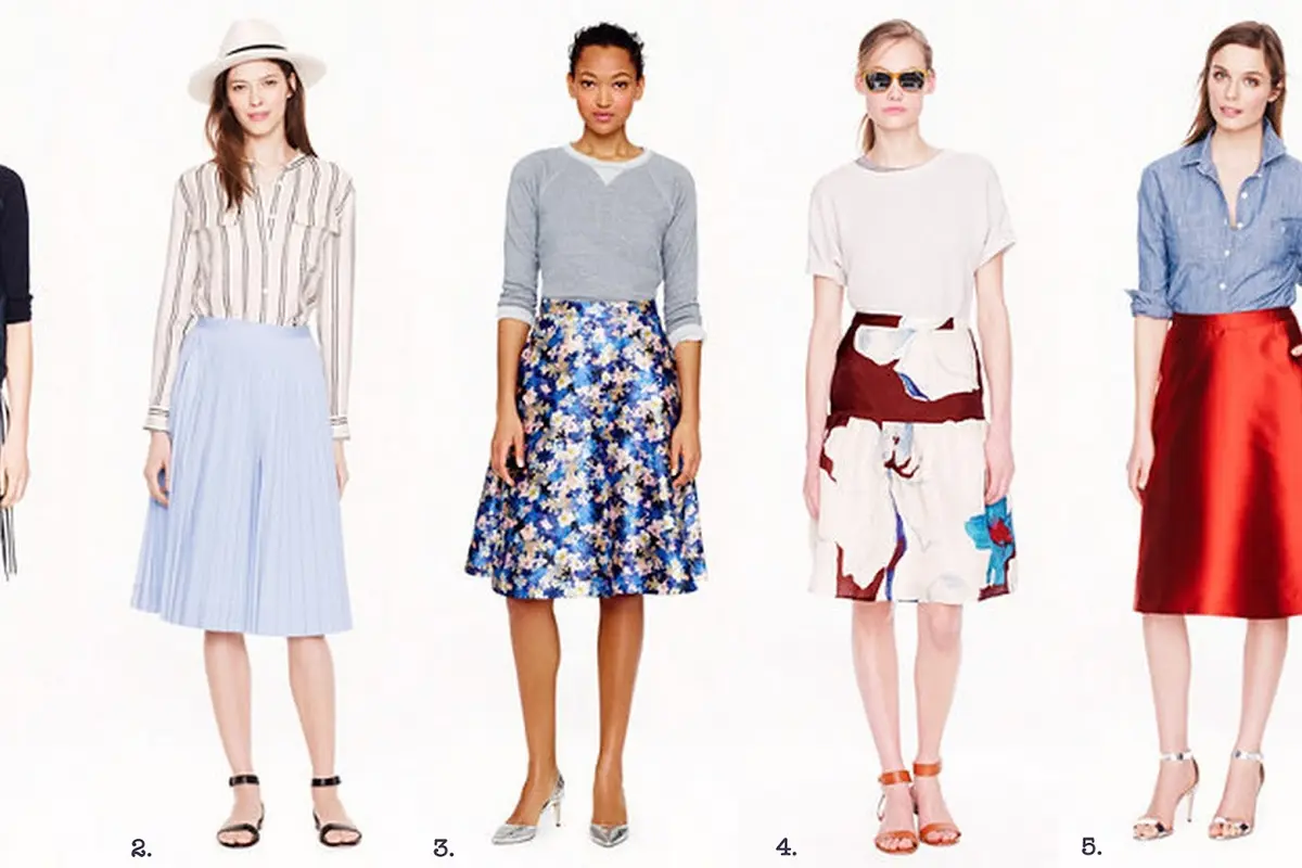 5 Gaya dengan Midi Skirt, Bikin Kamu Nyaman ke Kampus