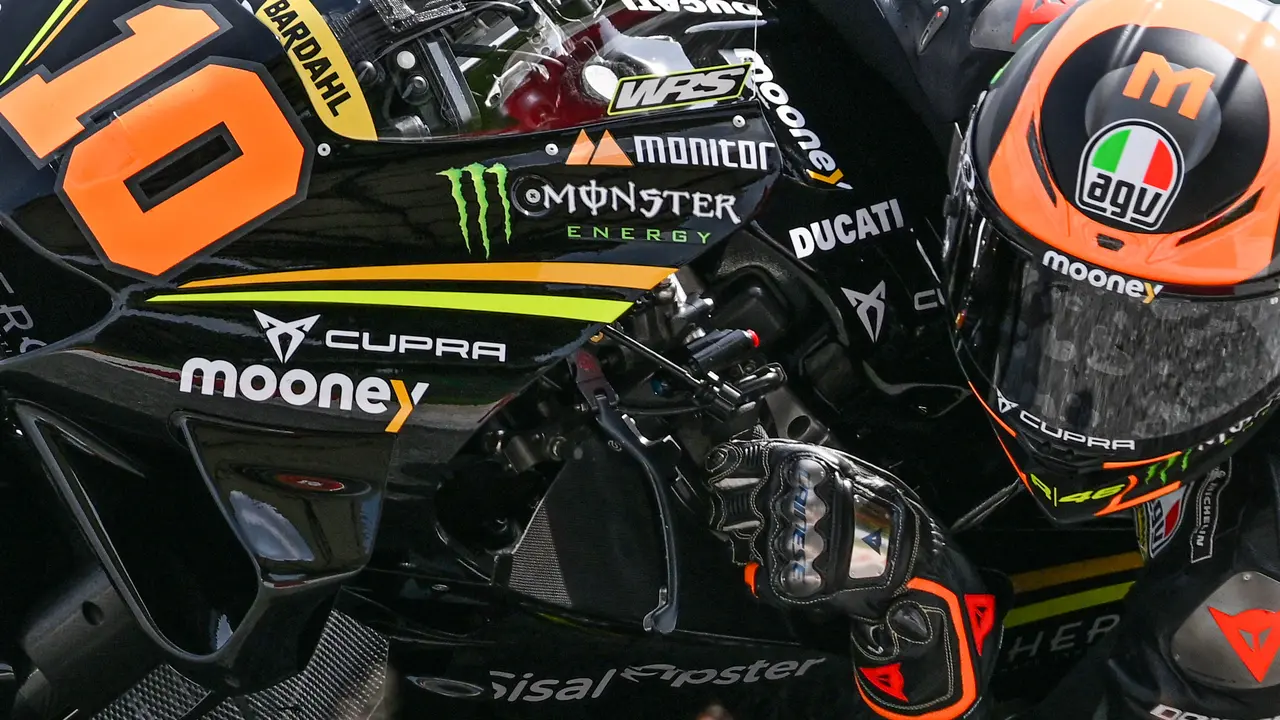 Adik Valentino Rossi, Luca Marini