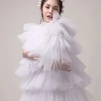 Tampilan nyentrik seleb ini selalu jadi inspirasi. (Sumber foto: nindyparasadyharsono/instagram)