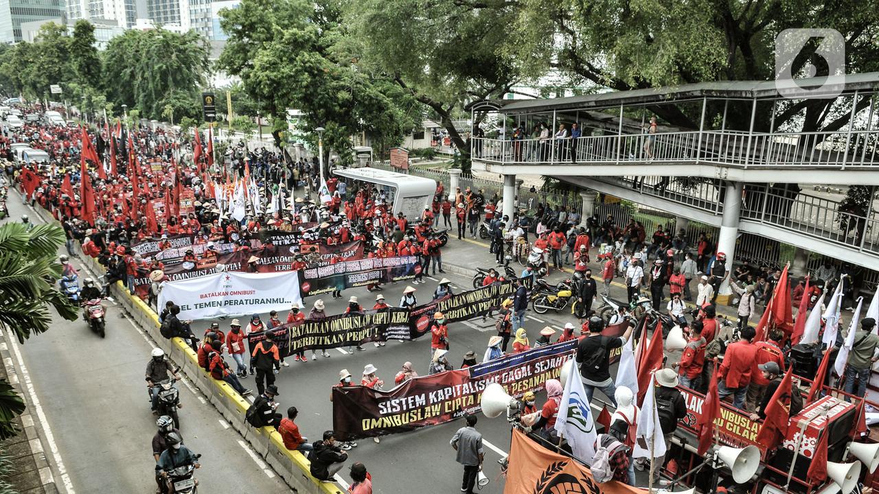 Ratusan Buruh dan Tani Longmarch Menuju Istana