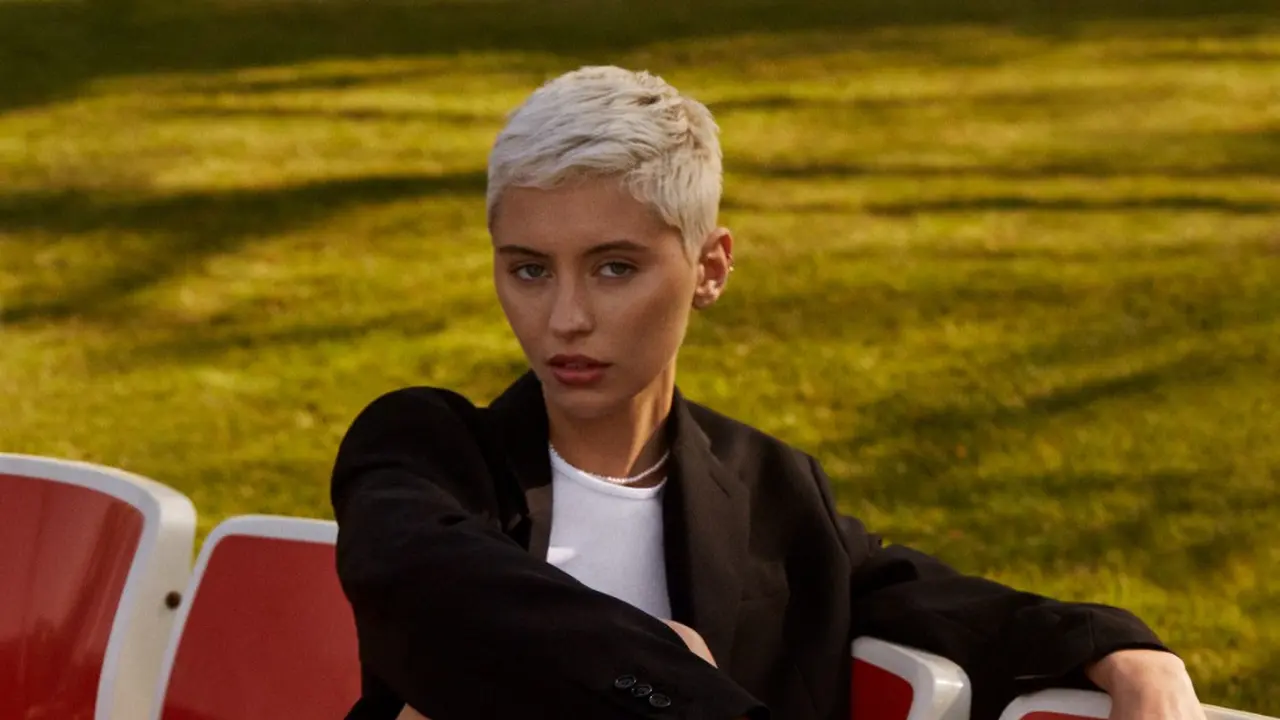 SUPERGA®  Perkenalkan Iris Law sebagai Fall/Winter 2022 Campaign ambassador