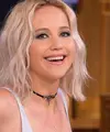 Tahun 2012, Jennifer Lawrence melihat seorang gadis yang ambruk dan pingsan. Ia pun memanggil ambulans dan menolong gadis itu sampai bantuan datang. (CNBC)