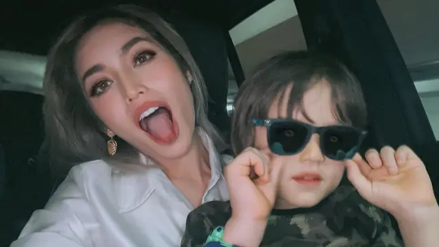 [Fimela] Jessica Iskandar dan El Barack