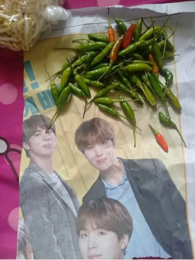 6 Kertas Bungkus Makanan Ada Foto Seleb Korea Ini Bikin Senyum
