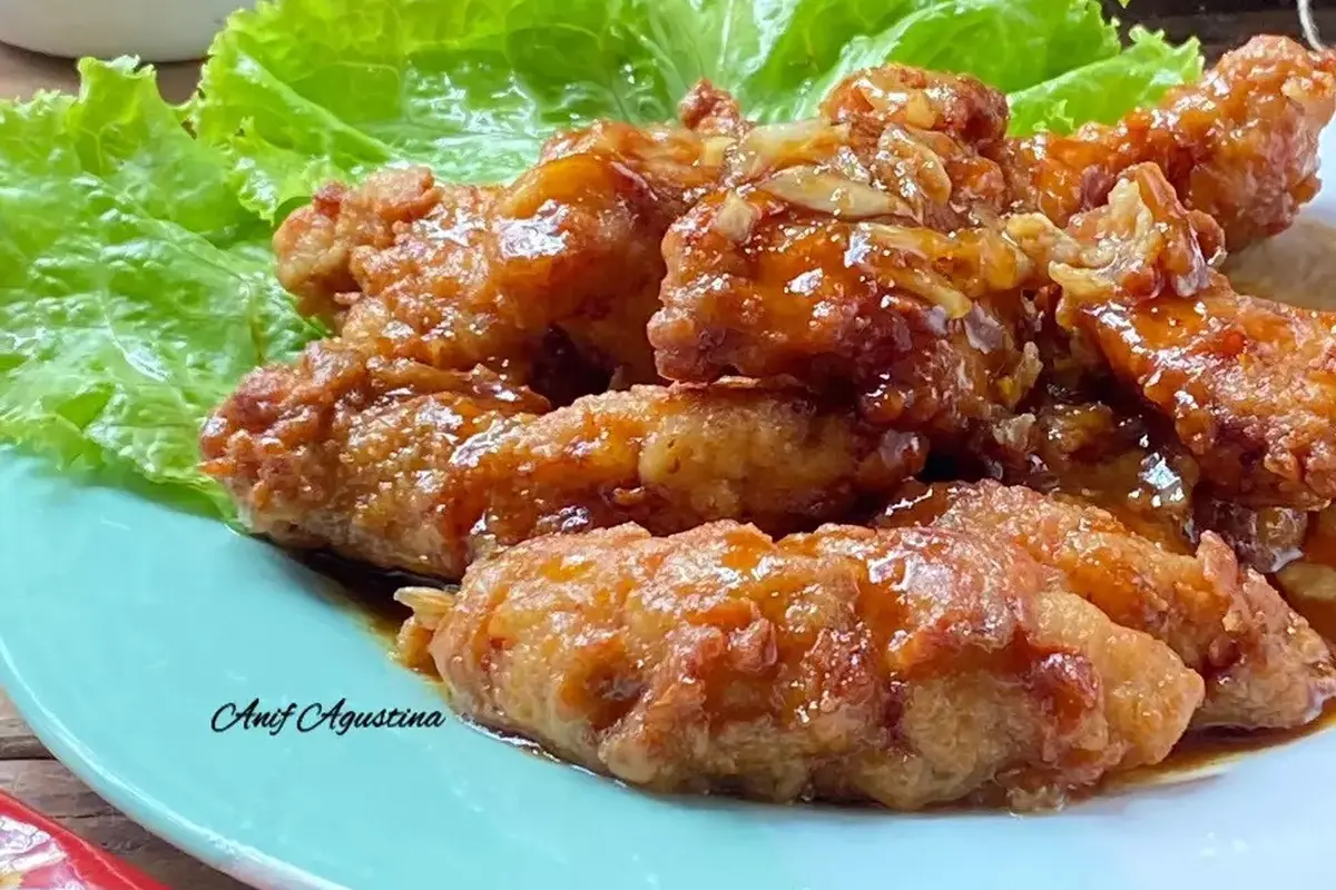 Resep ayam goreng madu bawang putih, lauk sahur yang nikmat. (dok. Cookpad @anif_296818)