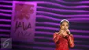 Penyanyi Kamasean tampil dalam BNI Java Jazz Festival 2017, Jakarta, Jumat (3/3). Bertajuk Tribute to Whitney Houston, sejumlah lagu dibawakan oleh Dira Sugandi, Lea Simanjuntak, Kamasean, dan Rinni Wulandari. (Liputan6.com/Immanuel Antonius)