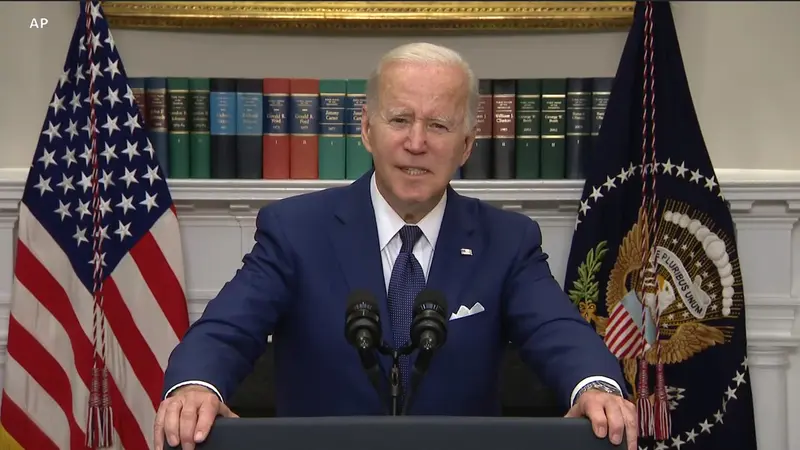 Presiden AS Joe Biden emosional saat membahas penembakan massal di sekolah dasar di Texas.