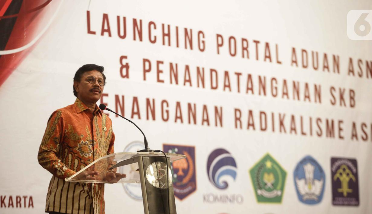 Menkominfo Johnny G. Plate memberikan sambutan saat penandatangan kerja sama pembuatan portal aduan untuk aparatur sipil negara (ASN) di Jakarta, Selasa (12/11/2019). Portal beralamat aduanasn.id. ini untuk melaporkan ASN terkait dengan penanganan radikalisme(Liputan6.com/Faizal Fanani)