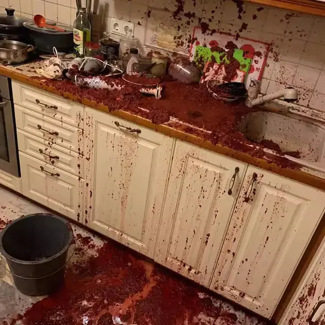 6 Momen Apes Bahan Makanan Tumpah Ini Bikin Elus Dada, Jadi Gagal Masak