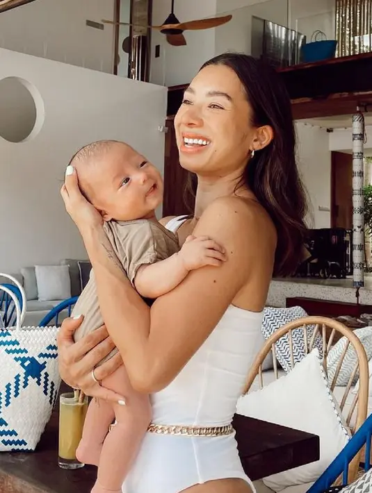 (Instagram/jenniferbachdim)